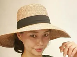 女優イ・ハニ、麦わら帽子をかぶった夏スタイルで近況を報告…6月出産予定