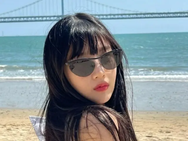「Red Velvet」ジョイ、 肩のちょっぴり露出もさわやか…海辺で”夏”先取り(画像提供:wowkorea)