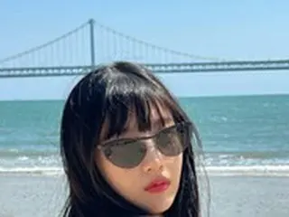 「Red Velvet」ジョイ、 肩のちょっぴり露出もさわやか…海辺で”夏”先取り