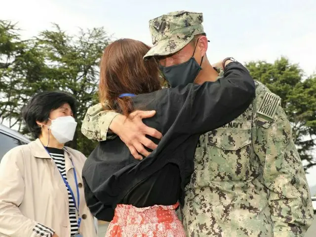 合同軍事演習に参加した米軍兵士、17年前に別れた妹と再会＝韓国（画像提供:wowkorea）