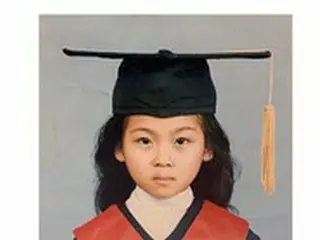 女優ハ・ジウォン、こどもの日に幼少時代の写真を公開…小さい頃から誰が見ても“女優のオーラ”