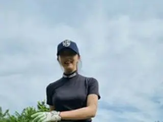 タレントのキム・ミナ、ゴルフ姿でも隠しきれないスタイルの良さ