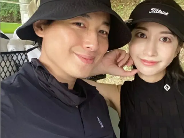 “歌手イ・ジフンの日本人妻”アヤネさん、ゴルフ場でのカップルルックを公開（画像提供:wowkorea）