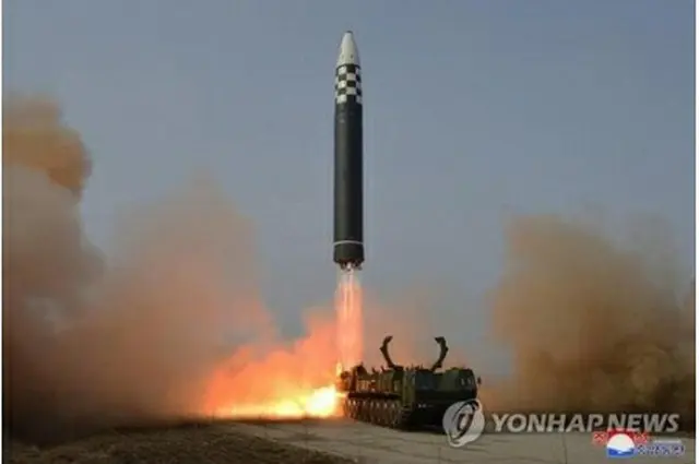 北朝鮮の新型ICBM「火星17」＝（朝鮮中央通信＝聯合ニュース）≪転載・転用禁止≫