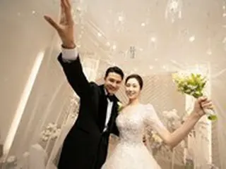 元「5tion」オ・ビョンジン、結婚を発表＝ウェディング写真で新婦公開