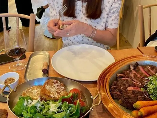 女優コ・ソヨン、こんなに食べてもこんなにスリム…”自己管理クイーン”の日常更新（画像提供:wowkorea）