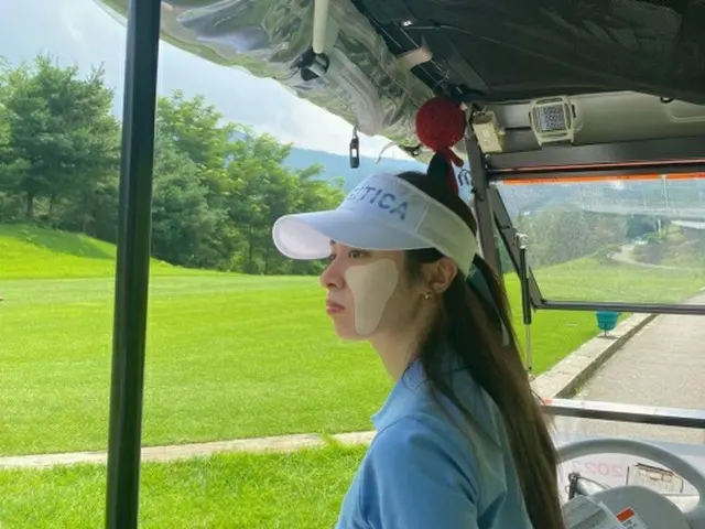 「T-ARA」ジヨン、暑くてもゴルフはやめられない…「溶けているところ」（画像提供:wowkorea）