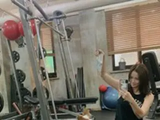 女優ソン・テヨン、韓国帰国後も徹底した健康管理…2年ぶりに再会した犬と遊ぶ姿も