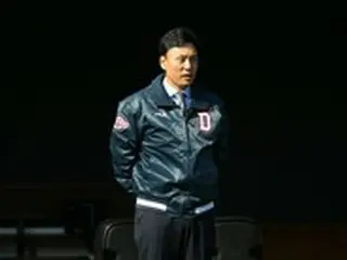 元巨人・李承ヨプ新監督、斗山選手団と初対面 「0（ゼロ）から新たにスタートしよう」