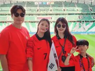 元サッカー韓国代表イ・ドングク、妻＆子どもと共にカタールで応援