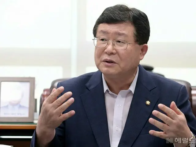薛勲、共に民主党議員（画像提供:wowkorea）