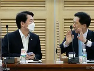 キム・ギヒョン、安哲秀国民の力党代表両候補が神経戦…「安候補、党と反対の価値」vs「キム候補、不動産疑惑土着不正」＝韓国