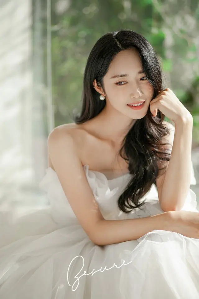”3月の新婦”女優チョン・ジュヨン、ウェディングフォト公開（画像提供:wowkorea）