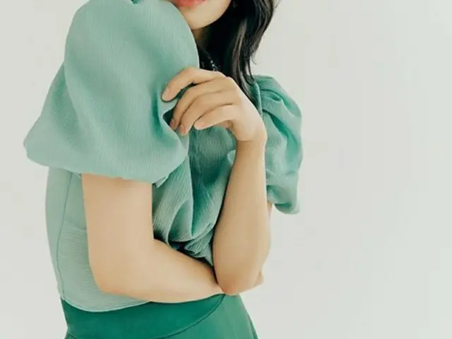 女優パク・シネが画報を通して優雅さを誇った（画像提供:wowkorea）