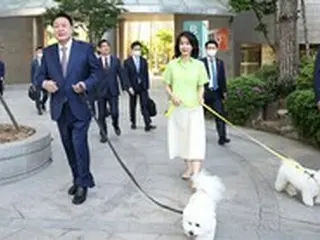 韓国大統領夫人「犬肉の食用、任期内に解決」…「動物の虐待みると三日三晩眠れない」