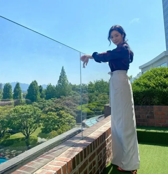 女優チャ・ジュヨン、堂々としてシックな魅力…青空の下輝く美貌を披露（画像提供:wowkorea）