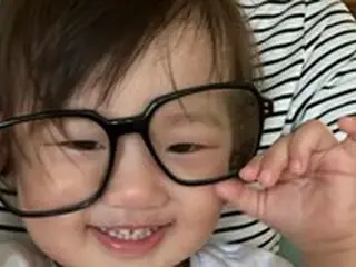 女優ハン・ジヘ、娘ユンスルちゃん「ママとそっくりだね」…メガネをかけた‟かわいこちゃん“