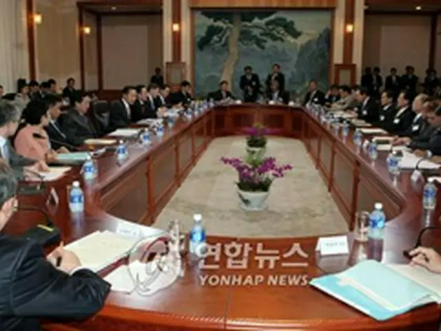 国家競争力強化委員会会議のようす＝23日、ソウル（聯合）