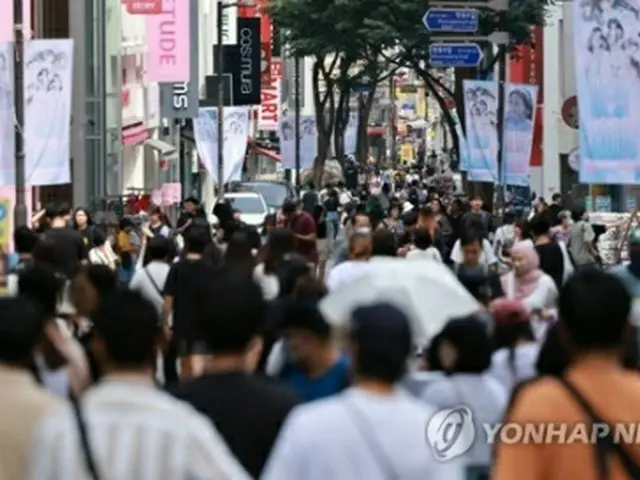 観光客でにぎわうソウルの繁華街、明洞=(聯合ニュース)