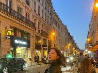 女優イ・セヨン、パリの街角で誇ったまぶしい美貌