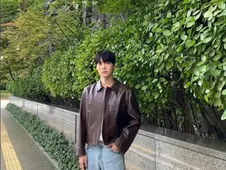 俳優アン・ジェヒョン、レザージャケットにデニムパンツ…秋の彼氏ルック