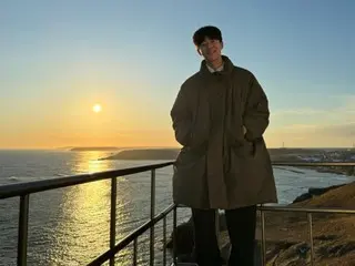 俳優チェ・ジョンヒョプ、ドラマ「Eye Love You」第6話のオフショット公開…夕陽をバックに