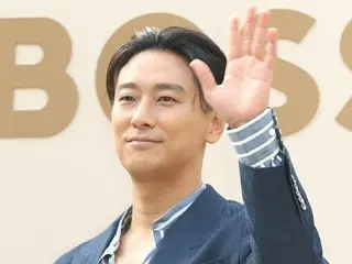 【フォト】俳優チュ・ジフン、“BOSS”のプレゼンテーションに参加…余裕あるあいさつ