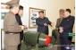 金正恩氏「核兵器生産に拍車」指示　戦術核弾頭を公開