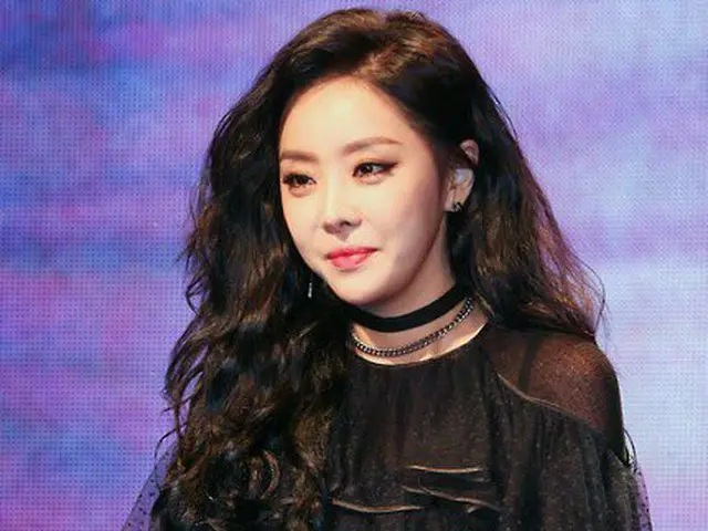 「BROWN EYED GIRLS」ナルシャ、インド洋の島国で結婚式。