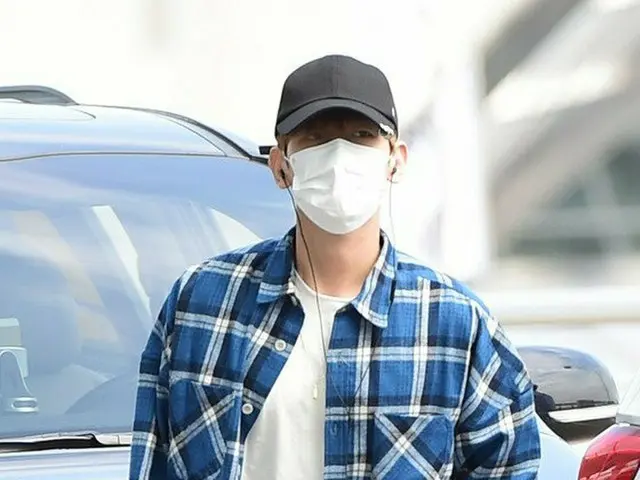 「EXO」BAEKHYUN、出国中。