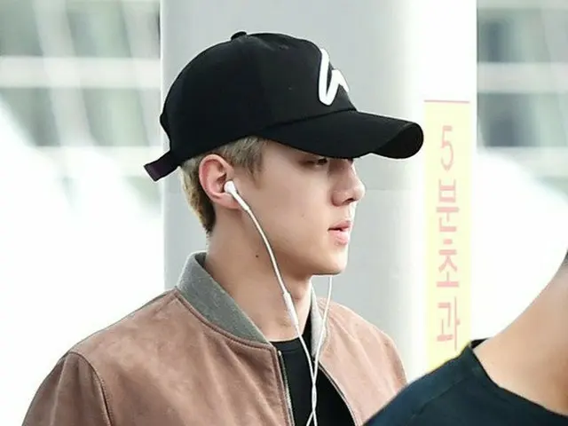 「EXO」SEHUN、音楽鑑賞中。