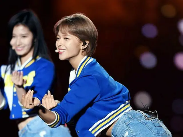 TWICE　ジョンヨン、「2016 K-POP World Festival」。