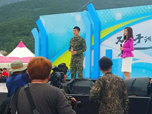 俳優イ・スンギ、「地上軍フェスティバル」出演中。