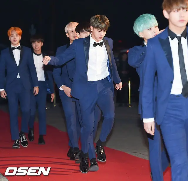 「ソウル歌謡大賞」レッド・カーペットの「防弾少年団」(BTS)