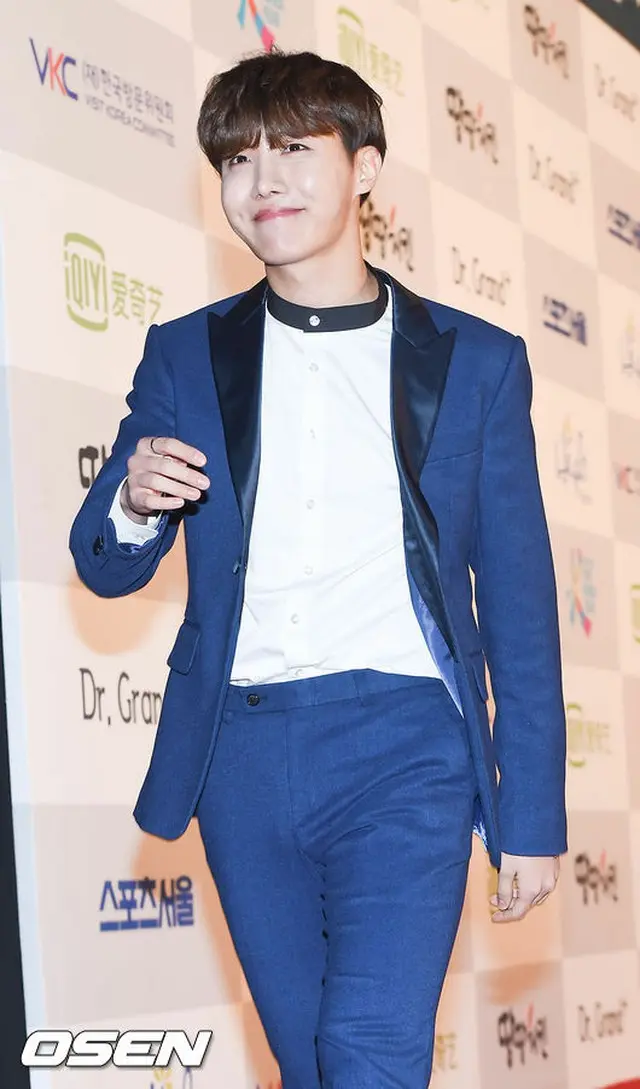 「ソウル歌謡大賞」レッド・カーペットの「防弾少年団」(BTS)
