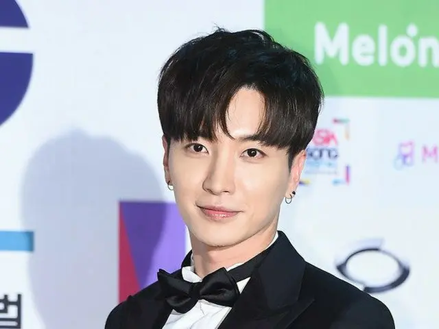 「Super Junior」イトゥク、「MissA」フェイとMC。