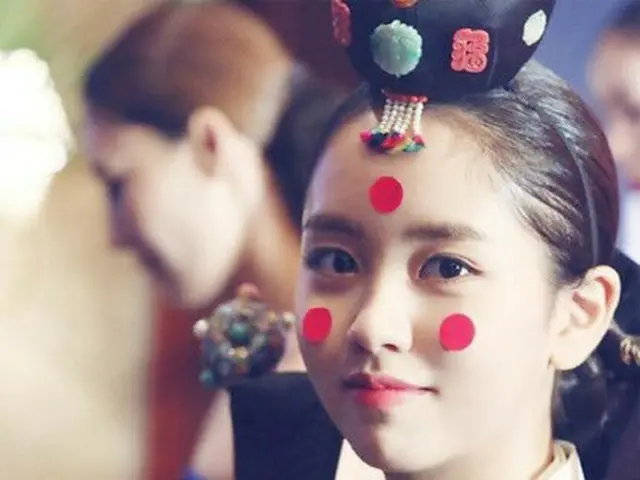 女優キム・ソヒョン、伝統結婚式のファッションショー。