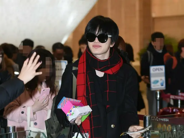 5日昼のソウル金浦空港、「INFINITE」が日本へ出国している。