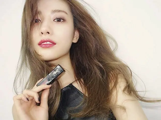 AFTERSCHOOL NANA、秋のリップは407番。