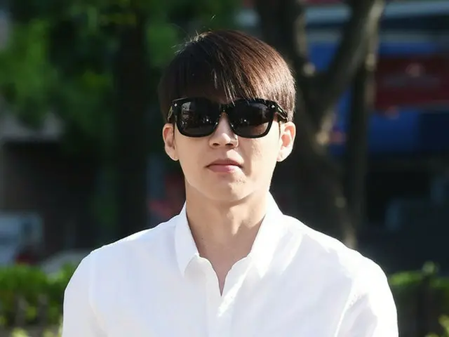 「INFINITE」ウヒョンが生放送の音楽番組「ミュージックバンク」リハーサルのため、ソウル汝矣島のKBS新館公開ホールに現れた。