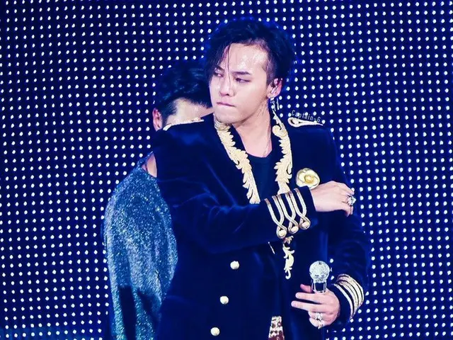 BIGBANG コンサートでG-DRAGON が着ていたVELVETジャケット、「BALMAIN」ブランドだった。