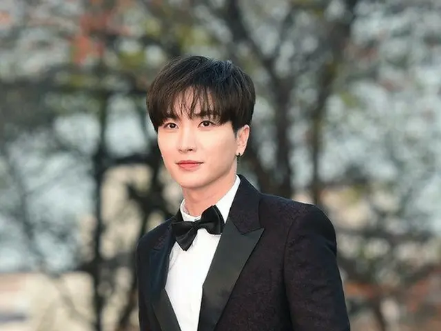 SUPER JUNIOR イトゥク、女優イ・シヨンを配慮する品格。