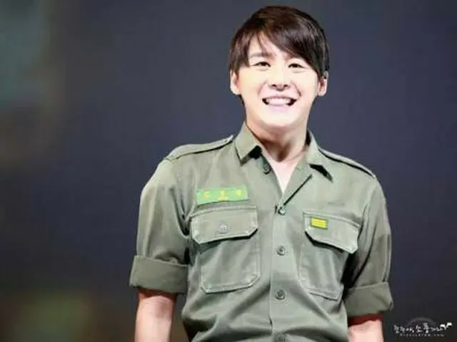 JYJ ジュンス、軍服姿。