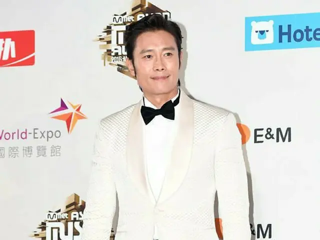 俳優イ・ビョンホン、「2016 MAMA」レッドカーペット参加、香港。