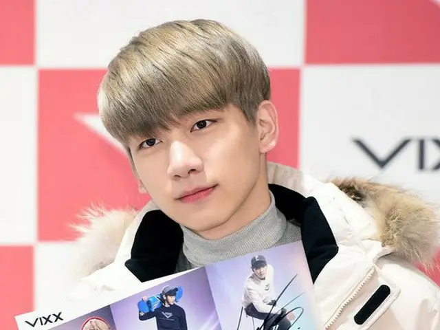 VIXX ヒョク、ファンサイン会を開催中。