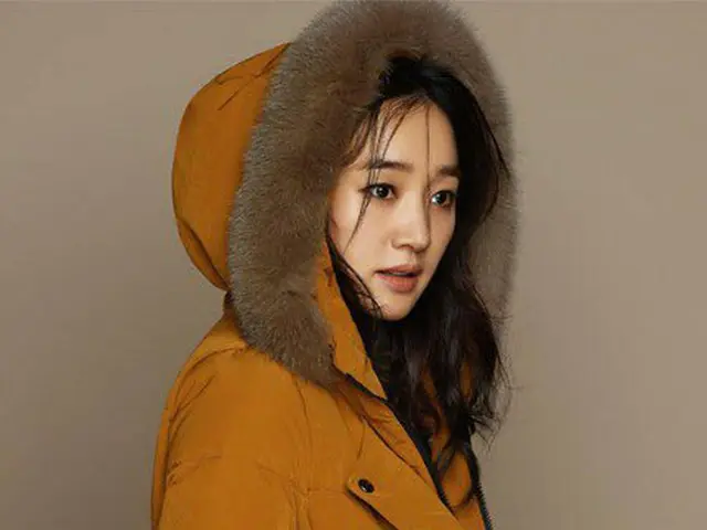 女優スエ、画報公開。