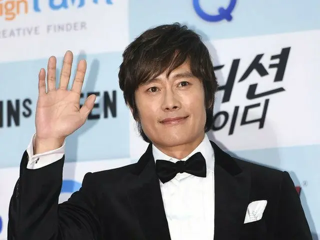 俳優イ・ビョンホン、「第53回大鐘賞映画祭」レッドカーペットイベントに出席。