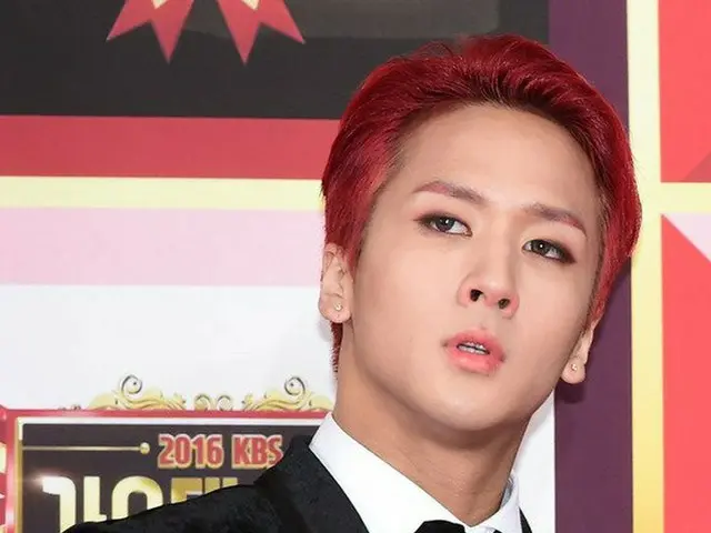 「VIXX」ラビ、「2016 KBS歌謡大祝祭」フォトウォールイベントに出席。