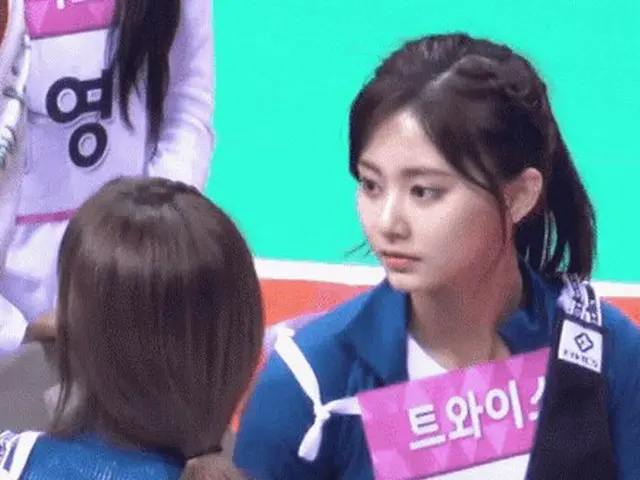 TWICE ツウィ、ナヨンから目が離せない