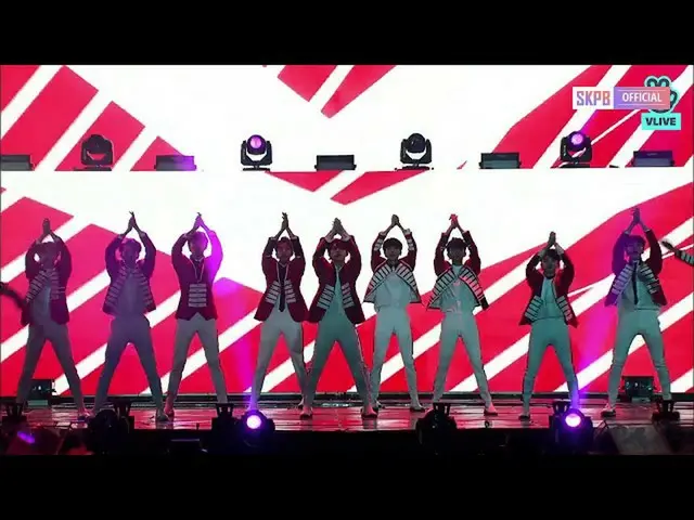 SEVENTEEN  - INTRO + CLAP (拍手) @ 27th Seoul Music Awards    